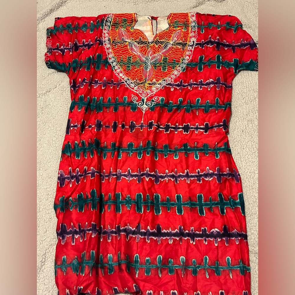 Source Unknown Vibrant Red and Green Dress